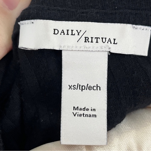 Daily Ritual Black Blouse Ribbed Balloon Bishop Sleeve Flowy Knit Modest Sz XS - Picture 7 of 10